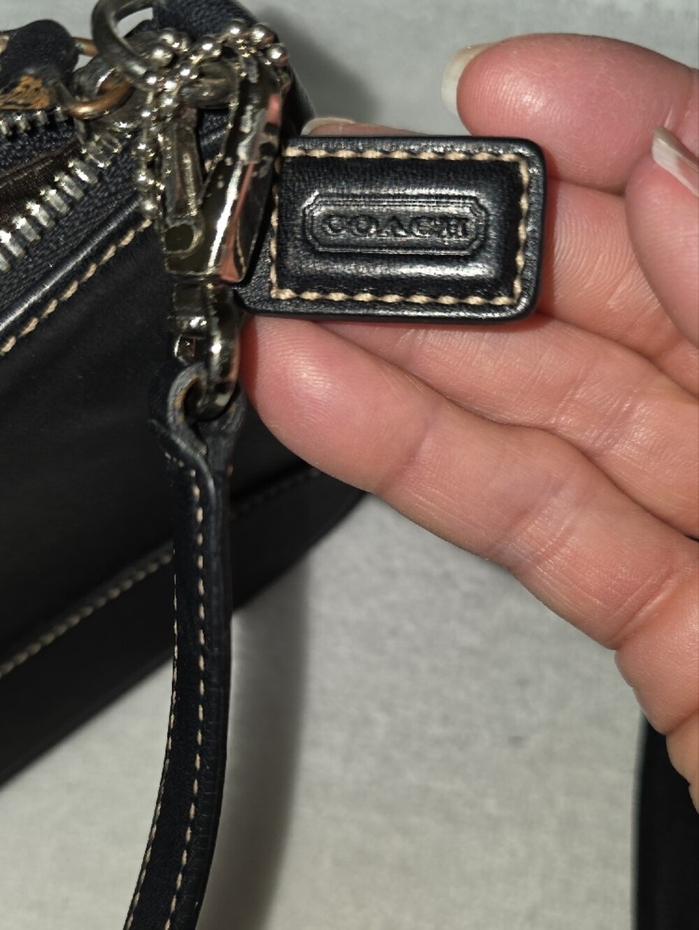 Coach Hamptons Vintage 7785 Black Leather Mini Shoulder Bag - Picture 3 of 7